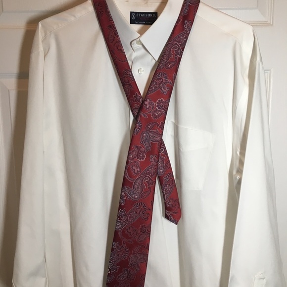 Wembley Red Paisley Pattern Tie - Picture 2 of 5